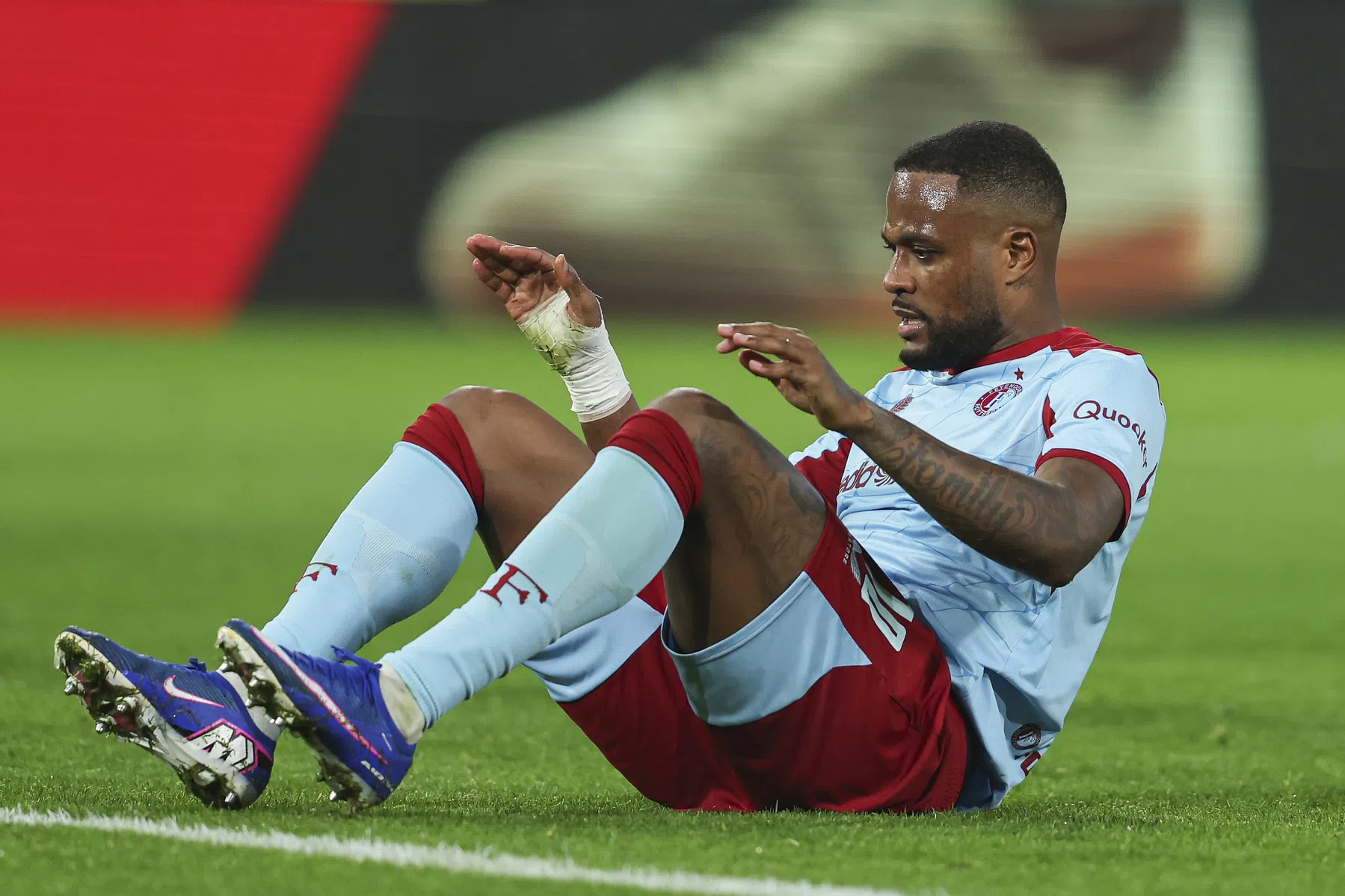 Feyenoord en Larin vroegtijdig uit elkaar