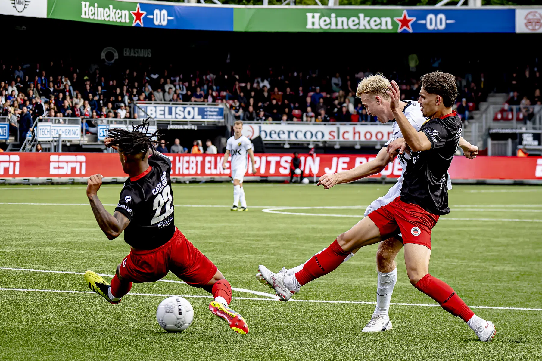 NAC gunt promotieheld Staring transfervrij vertrek naar Emmen