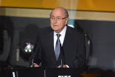 Thumbnail for article: Toen VI de grootste Blatter-schandalen in kaart bracht