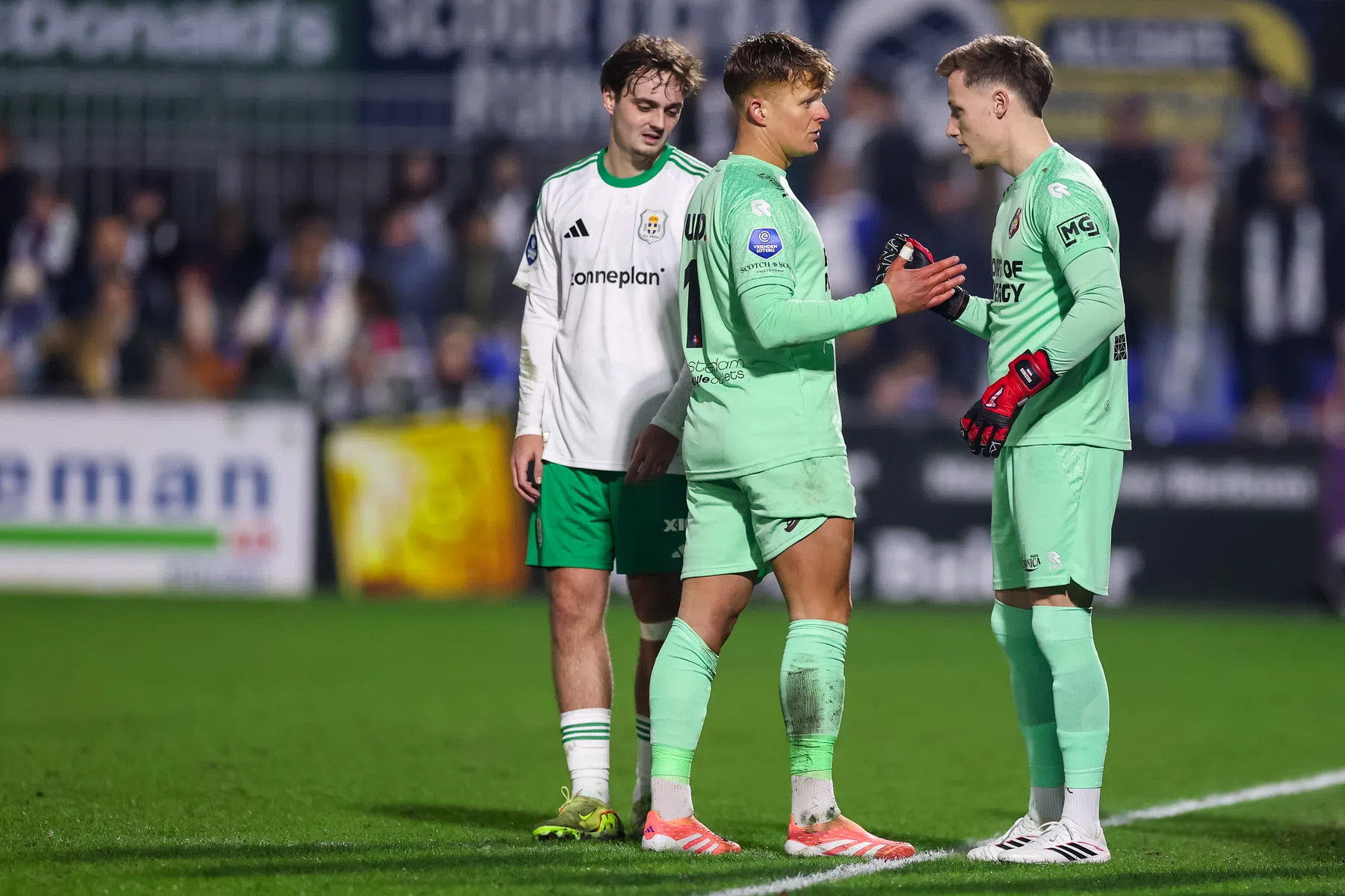 Telstar-doelman met patent op het maken van goals maakt basisdebuut