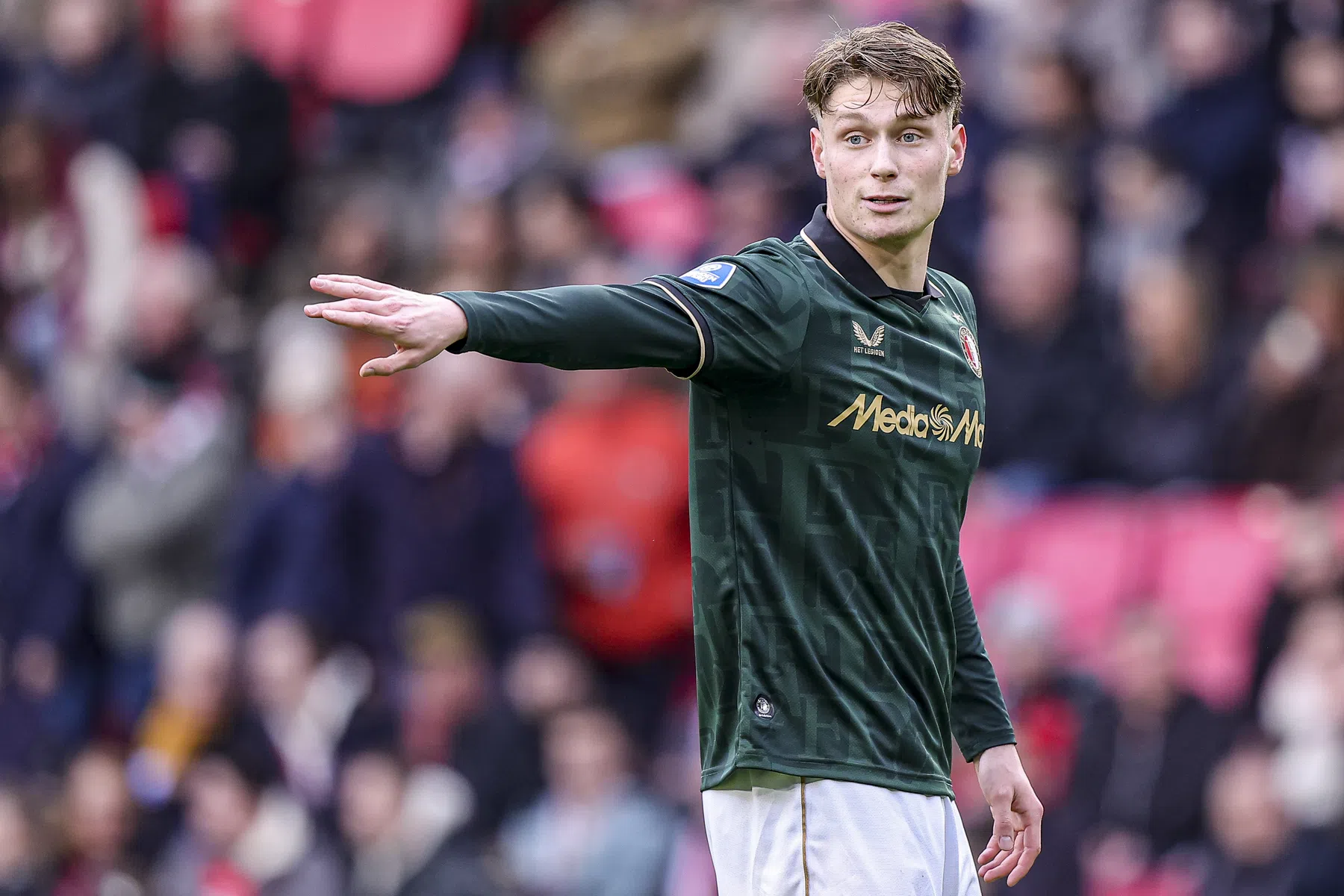 Van Persie haalt Kraaijeveld definitief bij A-selectie Feyenoord