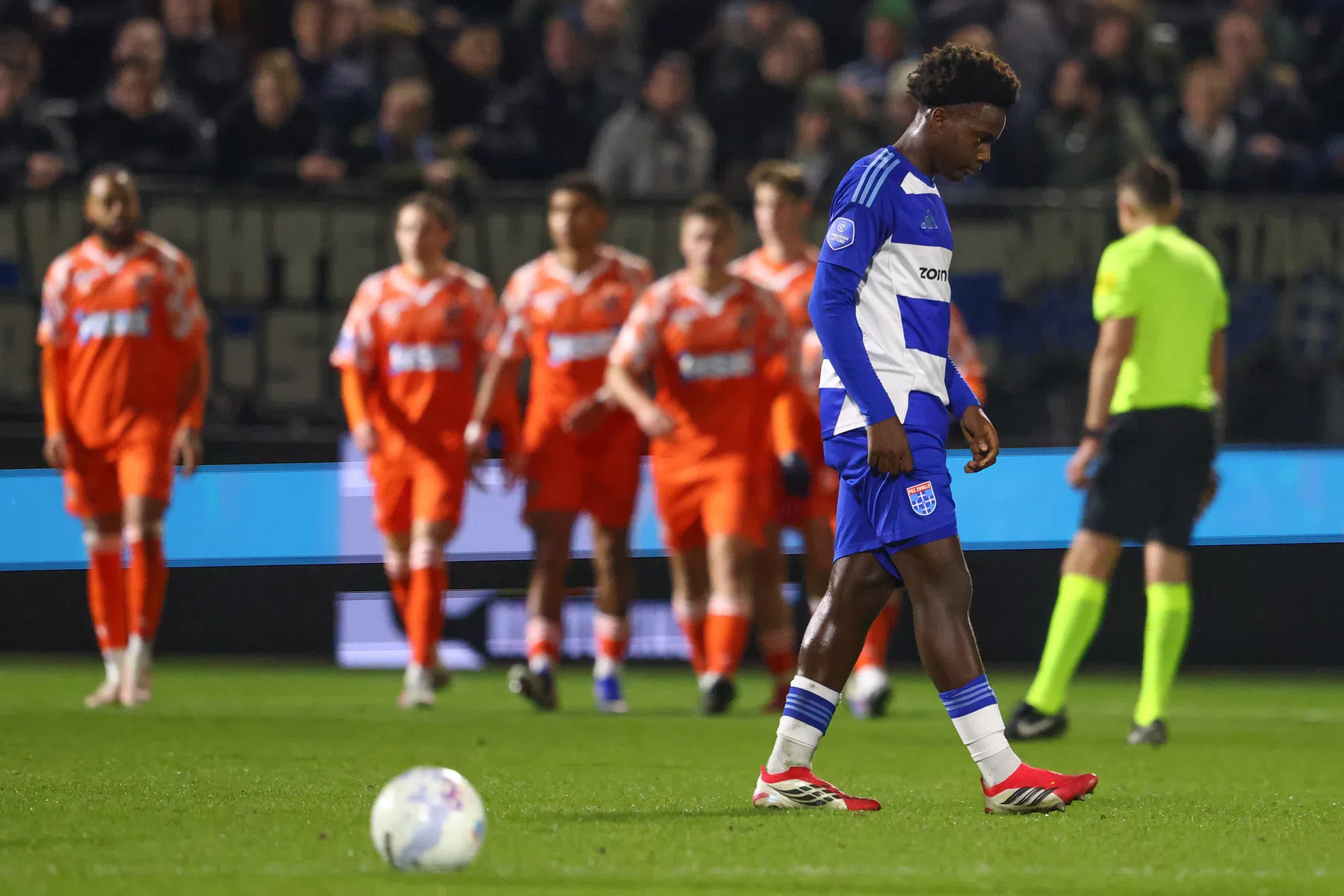 Afgekeurde goal voor de eeuwigheid en late treffer dompelen PEC in rouw