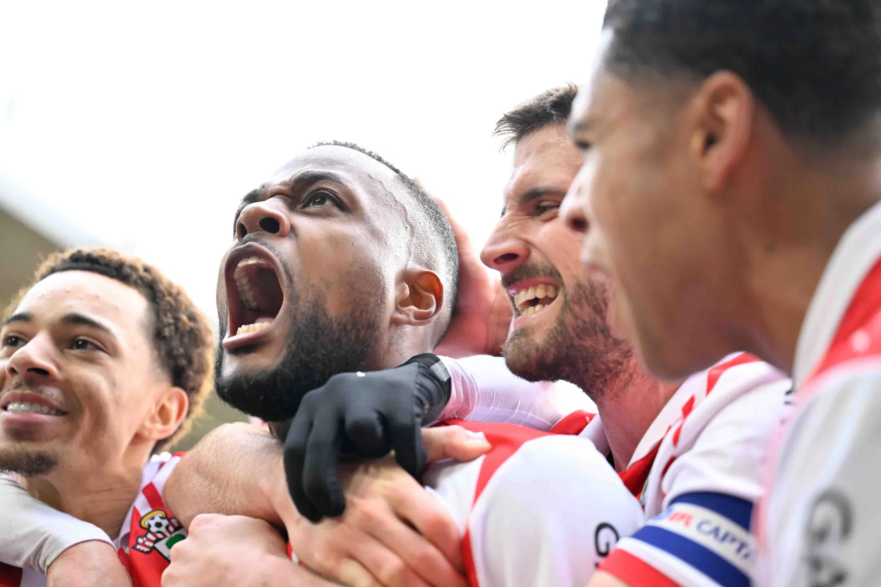 Larin in de zevende hemel na droomdebuut: 'Kon niet beter'