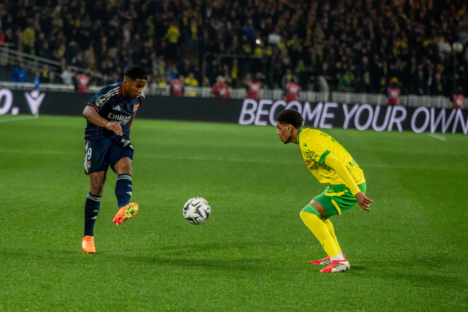 Lyon verlengt indrukwekkende zegereeks ondanks rode kaart Endrick