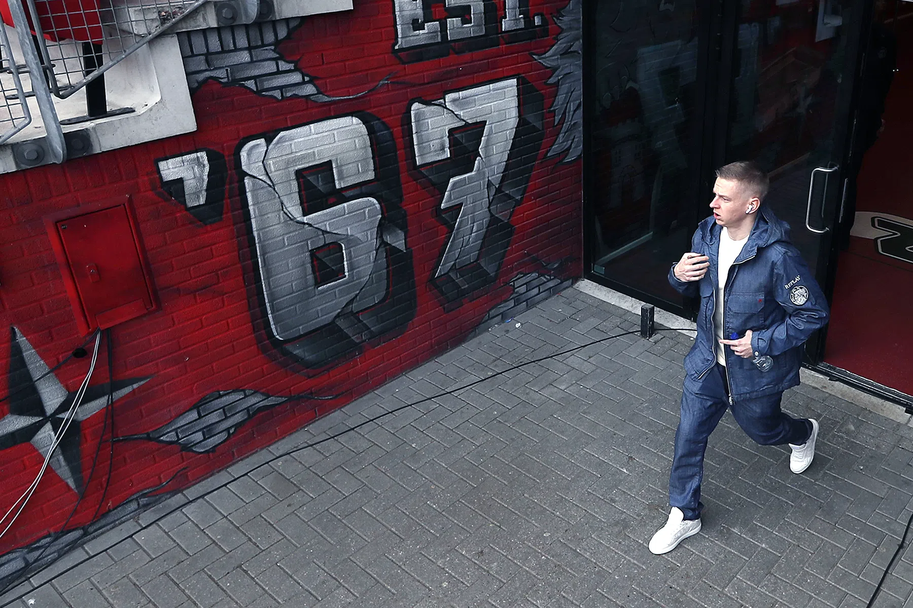 Grim wil Zinchenko niet geforceerd brengen: 'Maar hij is superfit'