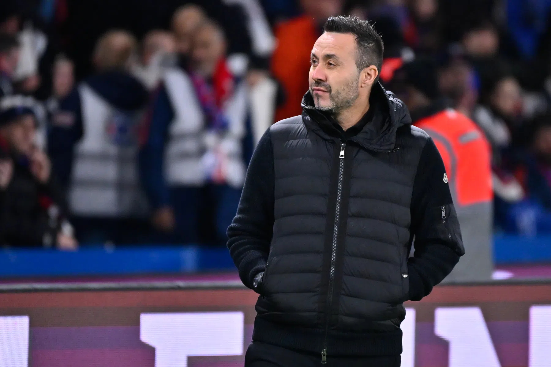 De Zerbi kondigt na recordnederlaag nieuw gesprek met bestuur aan