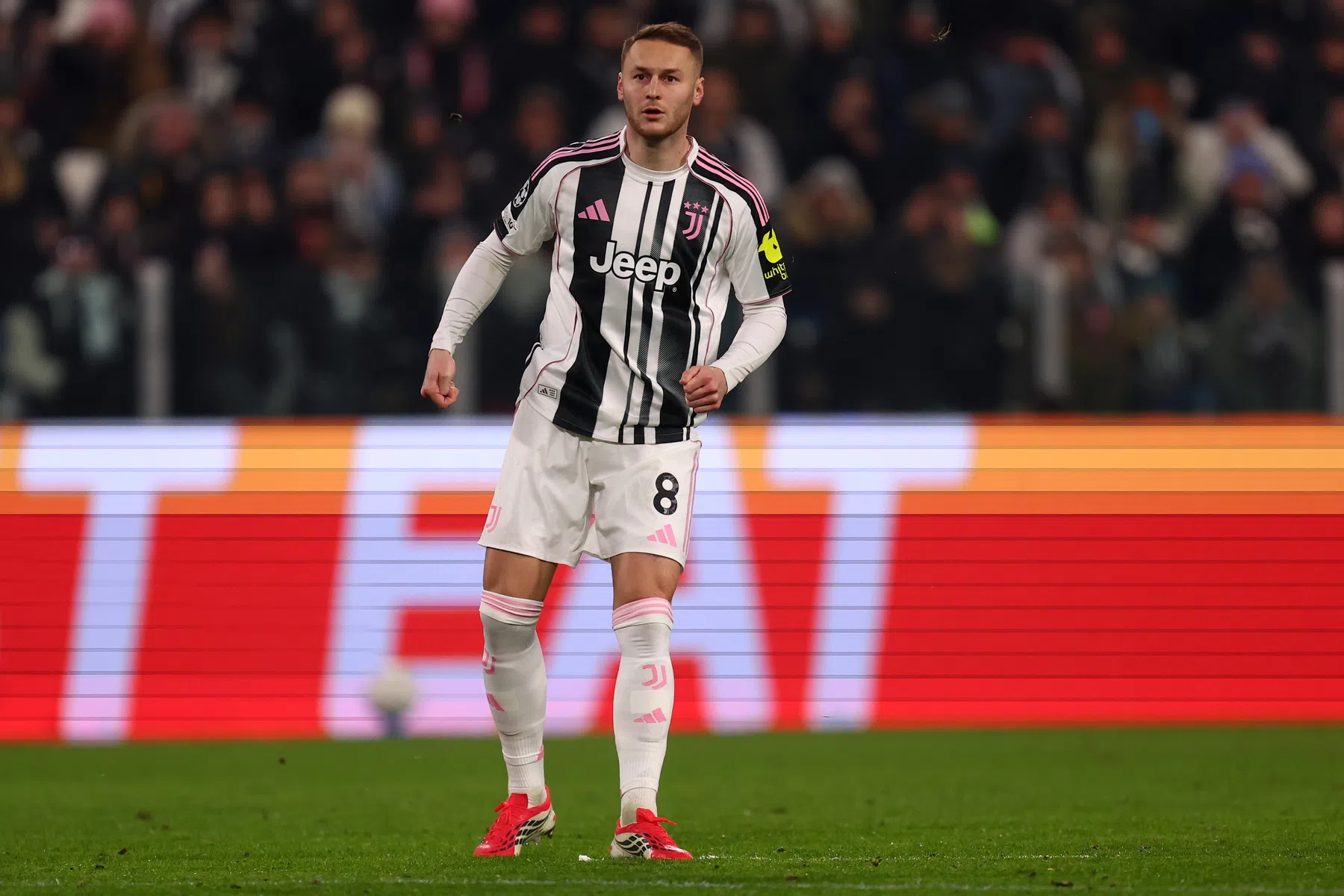 Taylor en Koopmeiners houden elkaar in evenwicht na extreem late kopgoal