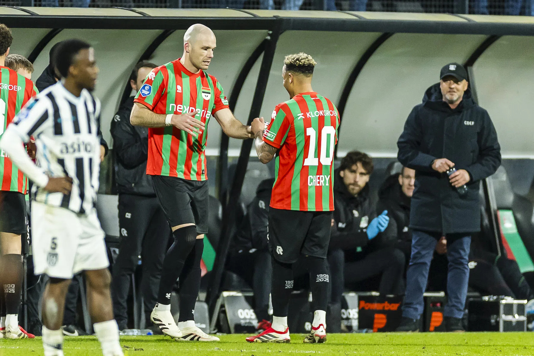 Dankbare aanvoerder Nuytinck: 'Heb heel veel lieve berichten gekregen'