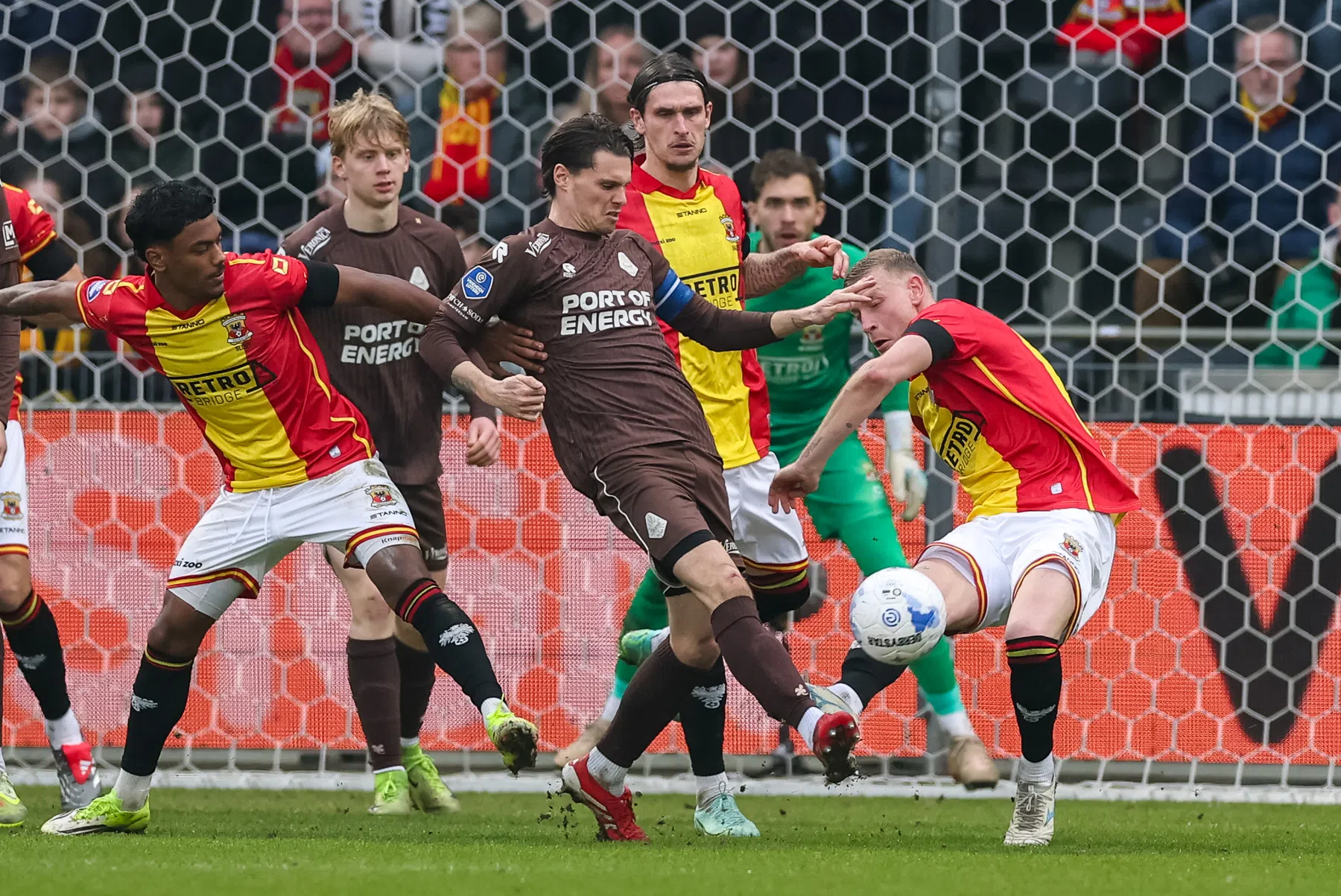 Droomdebuut Sigurdarson in slotseconden verpest: Go Ahead speelt weer gelijk