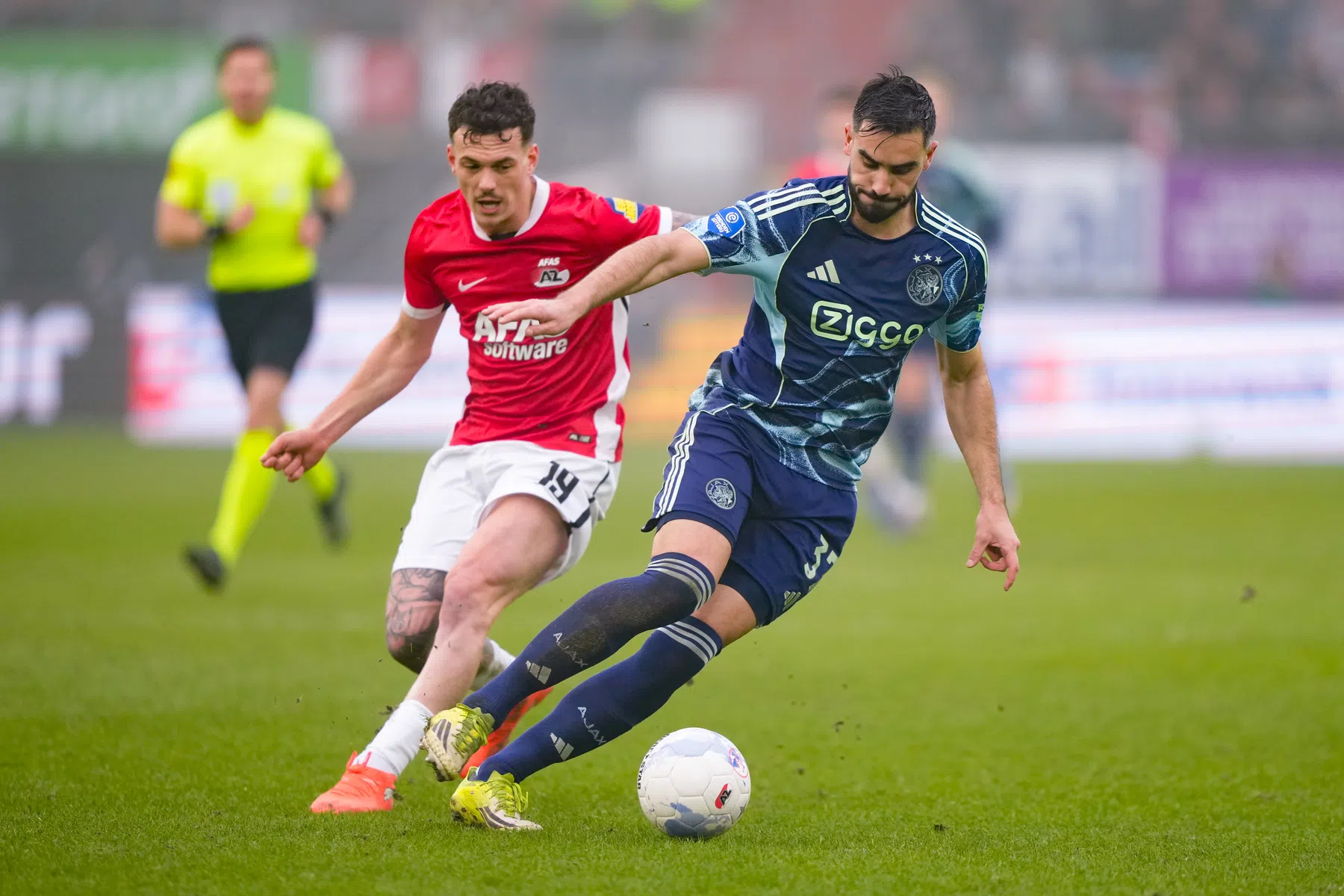 Hornkamp bonkt op de deur bij AZ: 'Trainer vroeg me of ik hem betaalde'