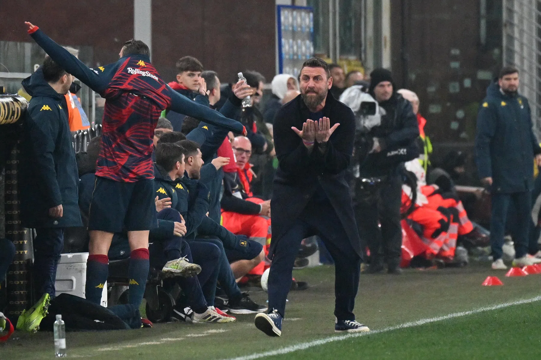 De Rossi witheet na VAR-moment: 'Welke sport is dit?'