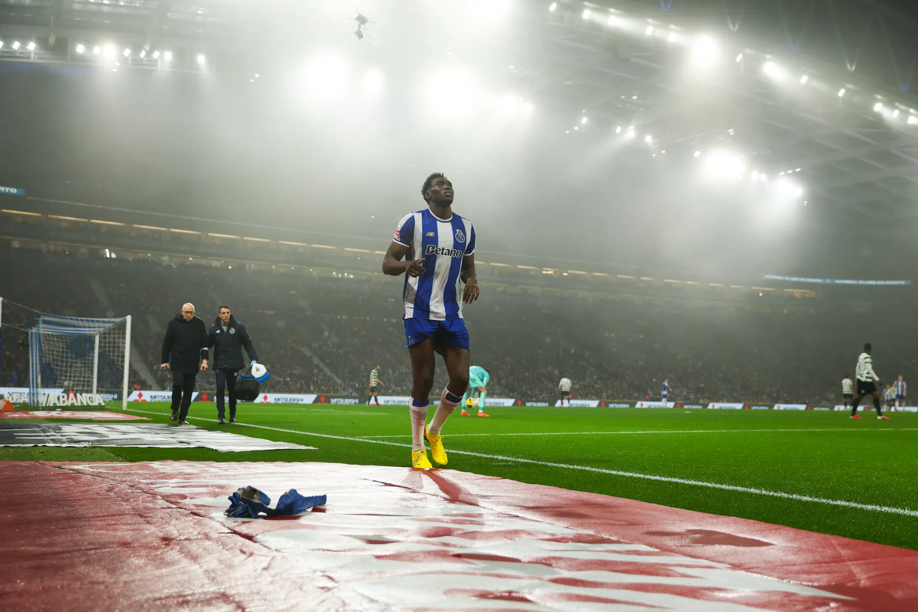 Porto verliest na De Jong ook Samu met kruisbandblessure