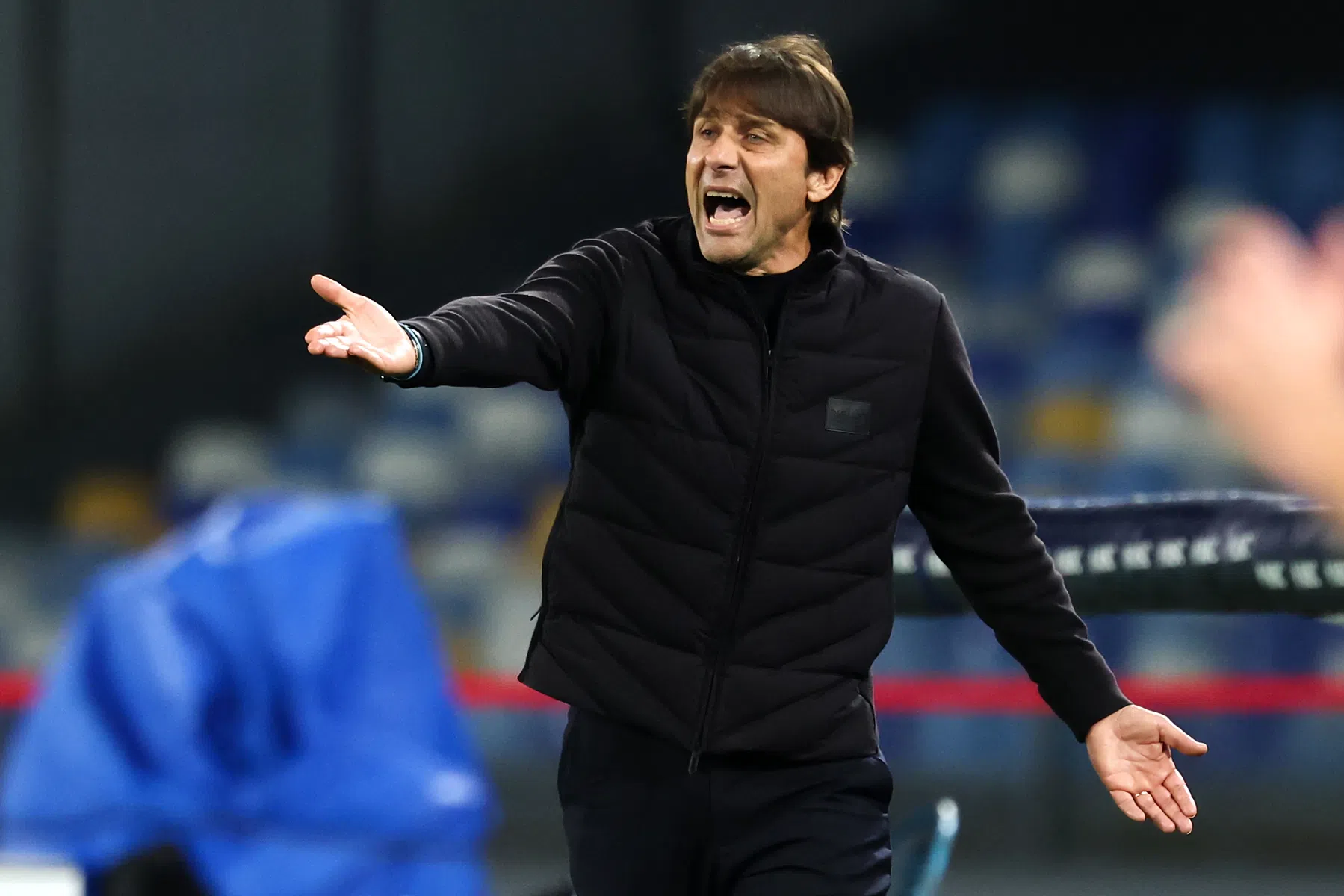 Raketpenalty helpt Napoli niet: Conte witheet na eliminatie in Coppa Italia