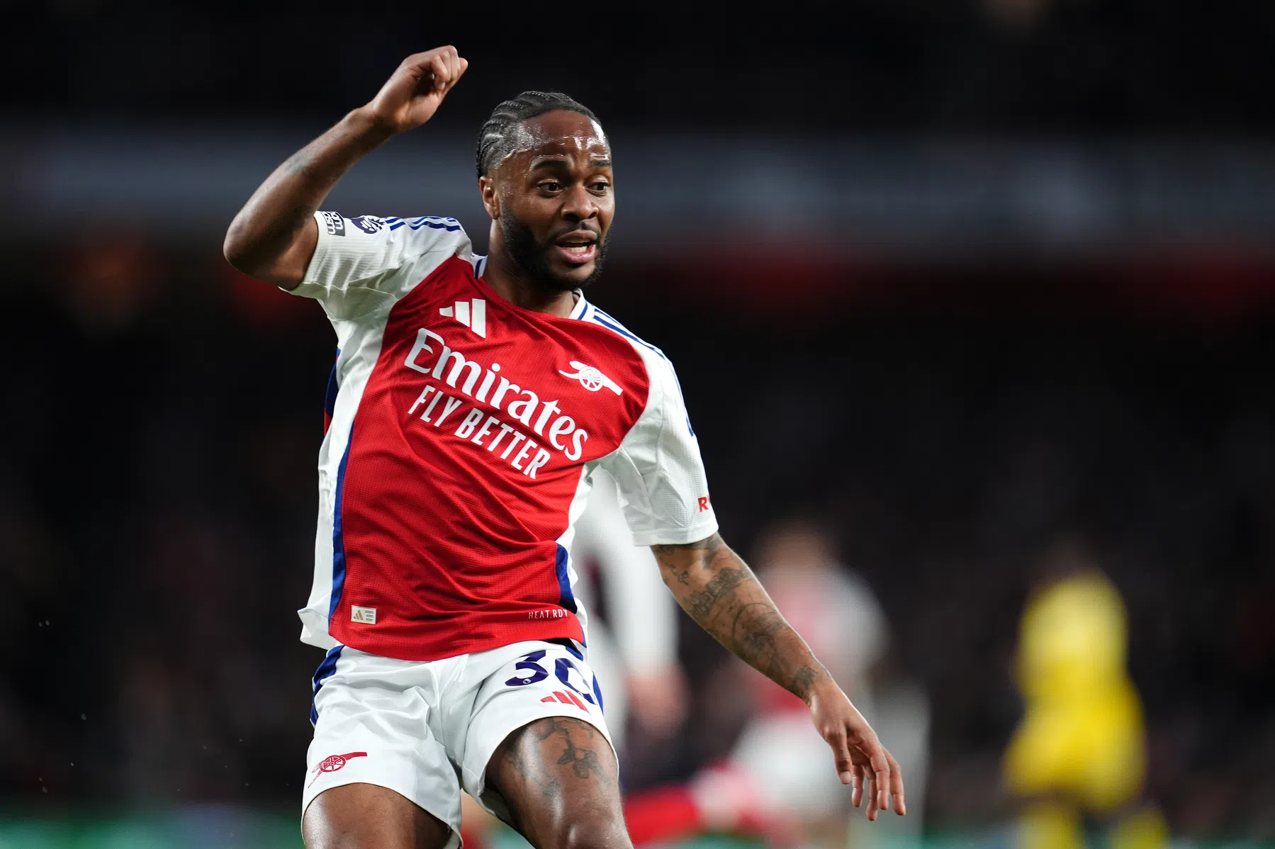 Sterling koos Feyenoord boven andere clubs na gesprek met Van Persie en Te Kloese