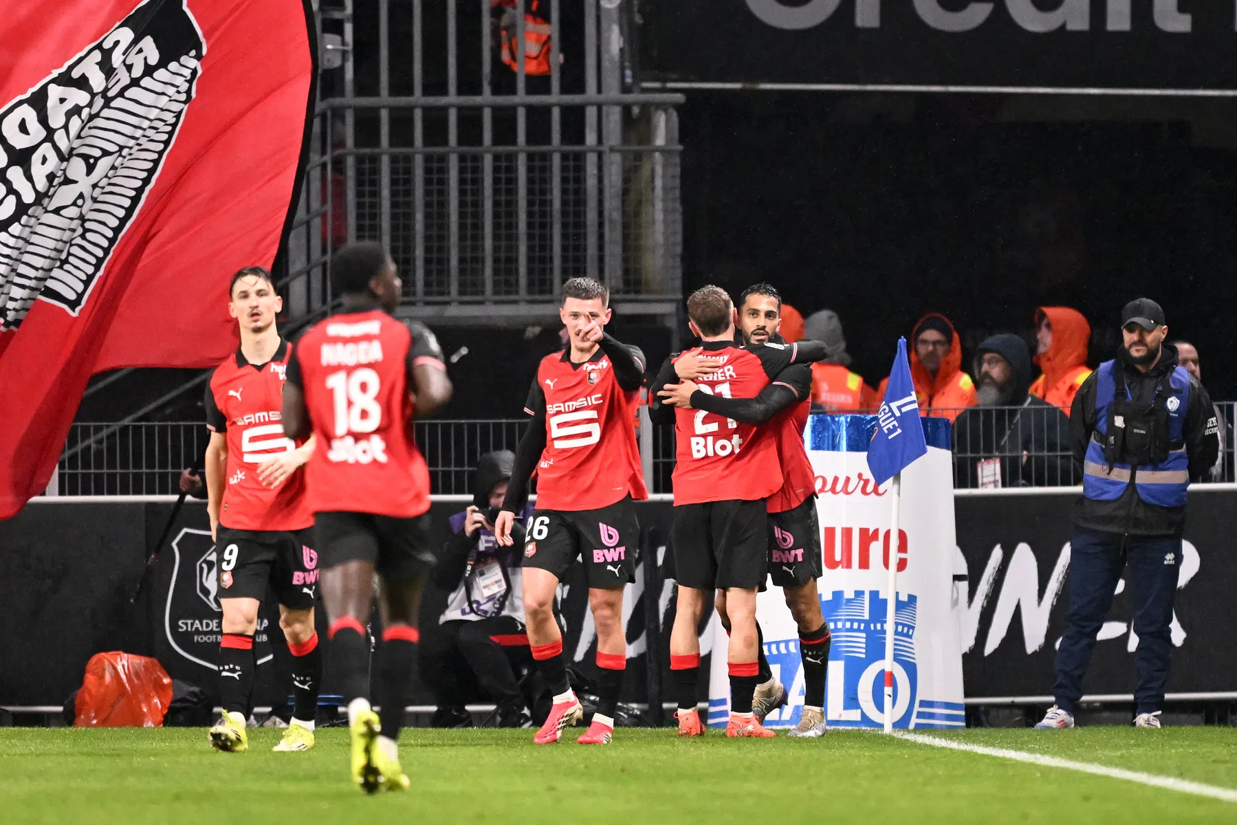 PSG zet koppositie op het spel na uitglijder in Bretagne