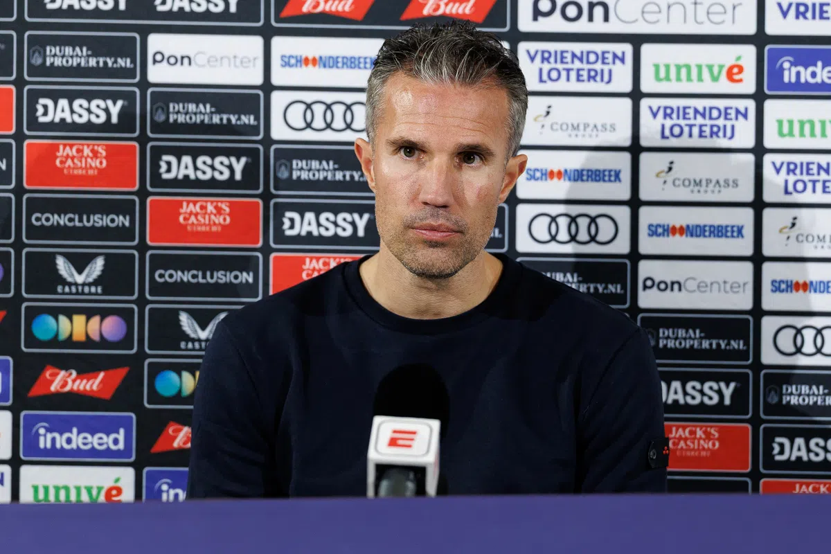 Van Persie vertelt hoe fit Sterling is en waarom hij voor Feyenoord koos