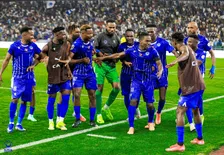 Thumbnail for article: De club die op koers ligt voor drie titels in drie verschillende landen