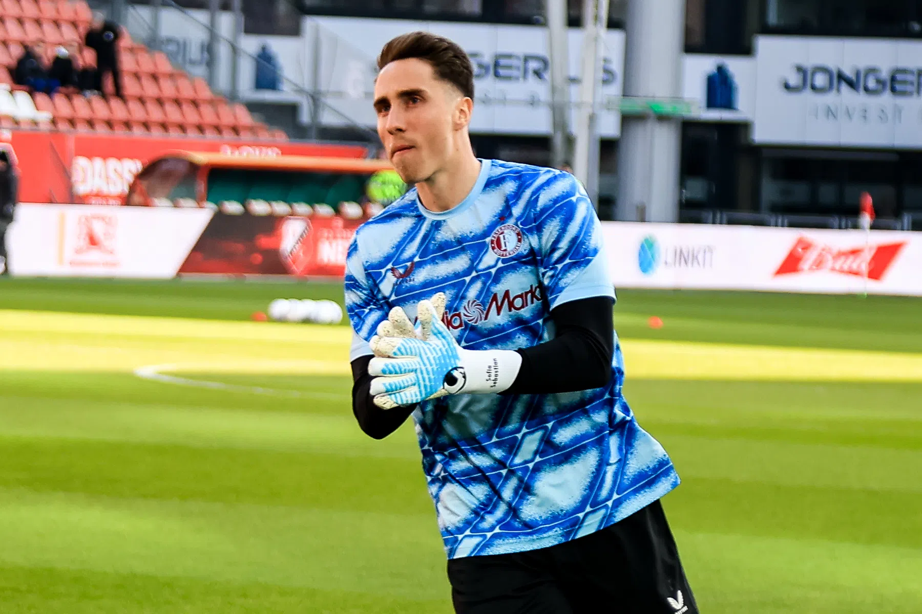 Van Persie verklapt: Benda gaat debuut maken voor Feyenoord