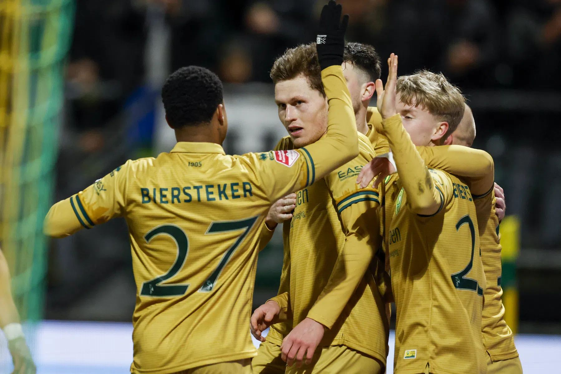 ADO Den Haag maakt geen fout, bijzondere hattrick bij Jong AZ