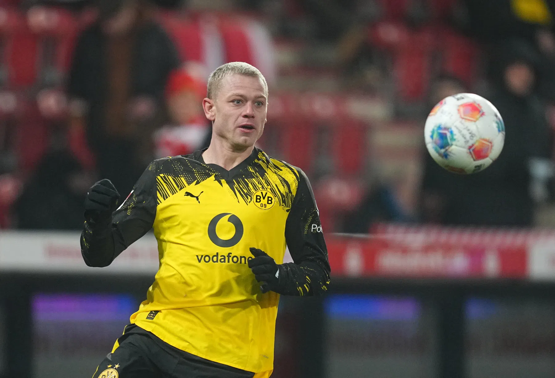 'Barca op het vinkentouw voor Dortmund-back met vier assists'