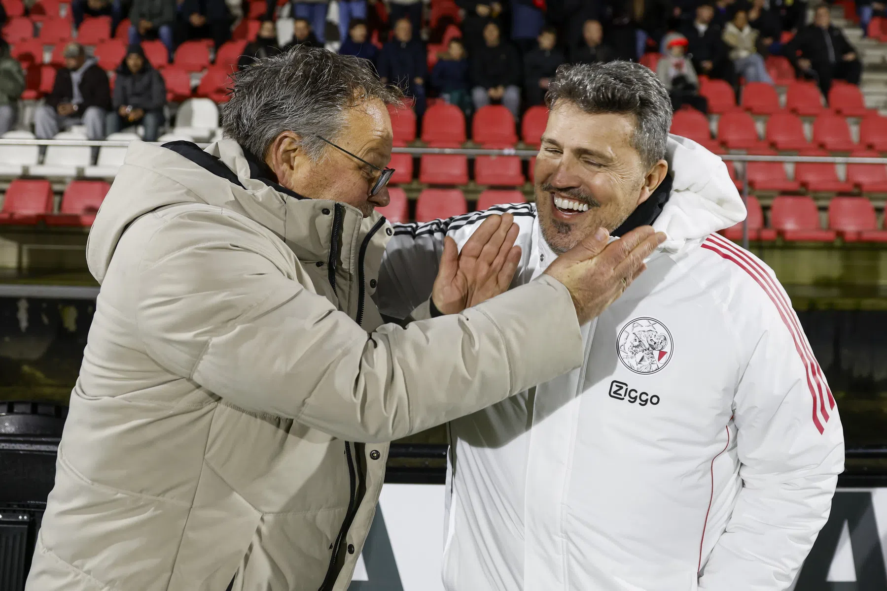 Oscar García deelt ambitieuze plannen met Jong Ajax