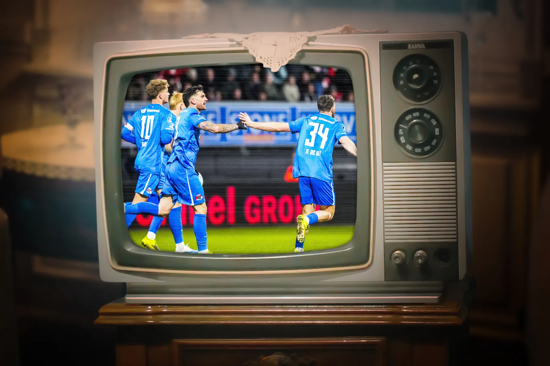 Op deze zender kijk je naar het Conference League-duel van AZ met Noah