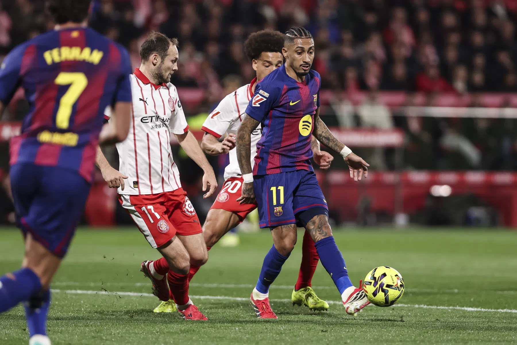 Barcelona verspeelt koppositie met derbynederlaag bij Girona