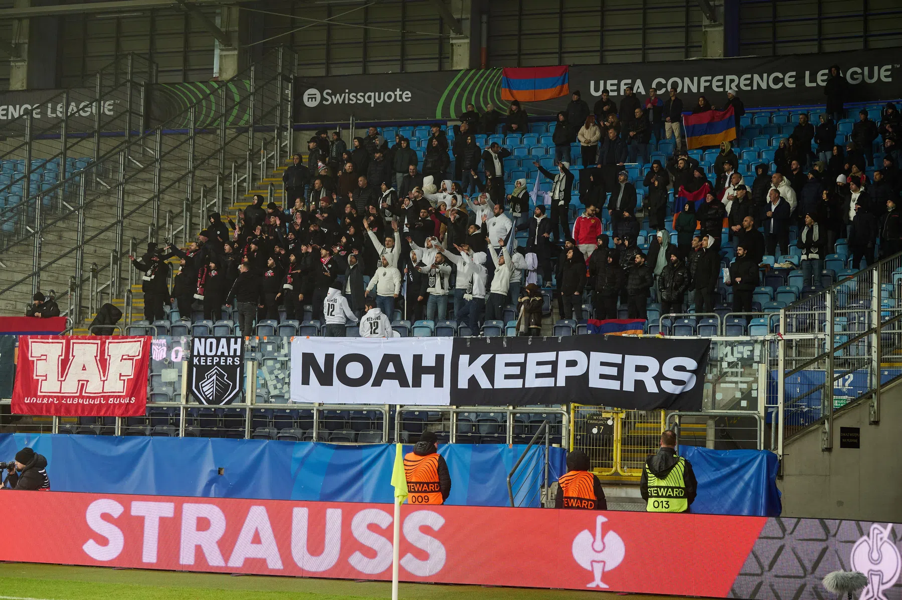 Hoe Gladon via een Insta DM bij AZ-tegenstander FC Noah belandde