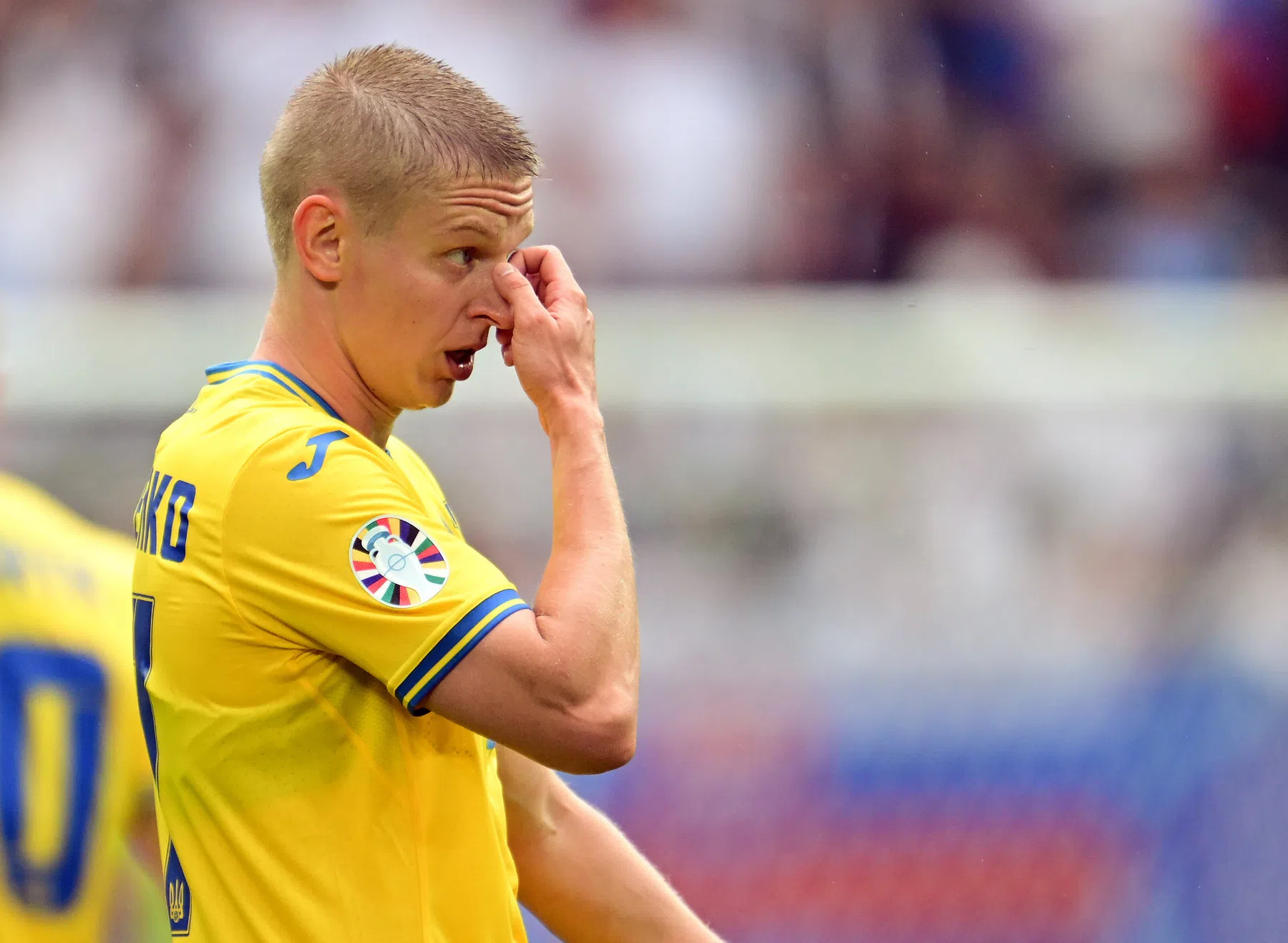 Oekraïne baalt van 'verwoestend nieuws' Zinchenko en 'angstaanjagende hersteltijd'