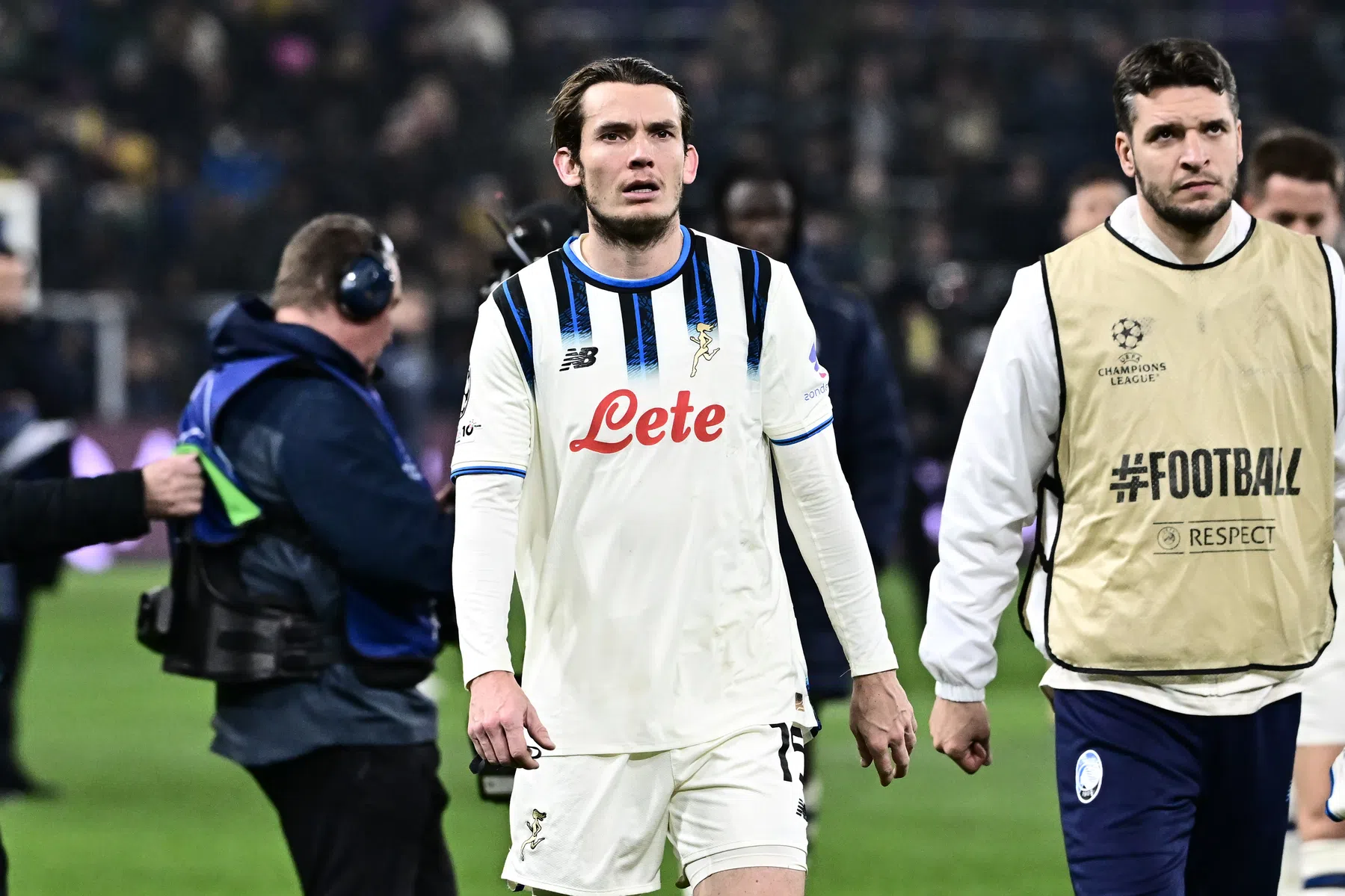 De Roon houdt hoop op comeback: 'Erg onder de indruk van Dortmund'