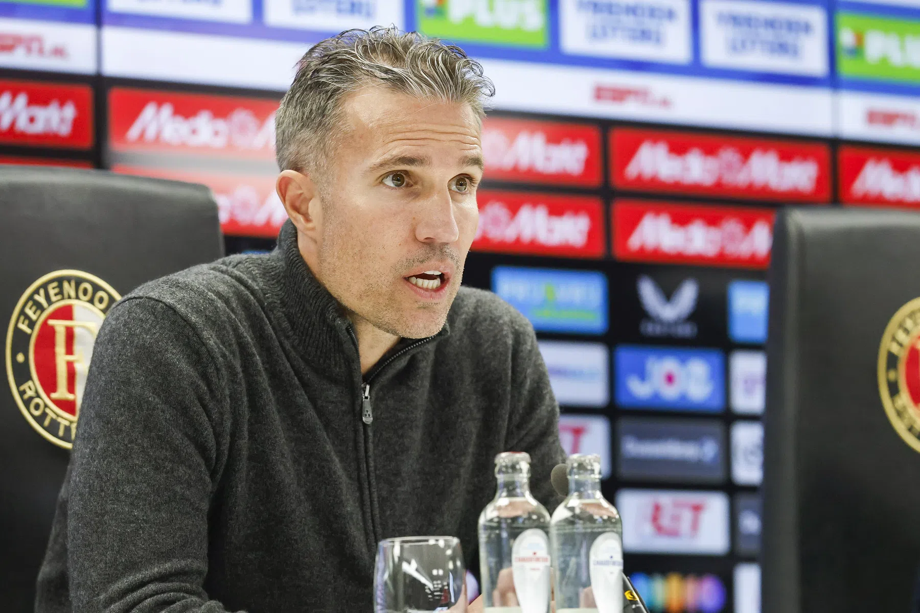 Van Persie twijfelt nog over fitheid Sterling: 'Zo snel mogelijk negentig minuten'