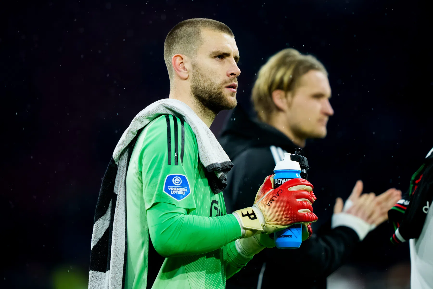 Ajax-debutant Paes nog niet tevreden: 'Misten vastigheid, ook door mijn ritme'