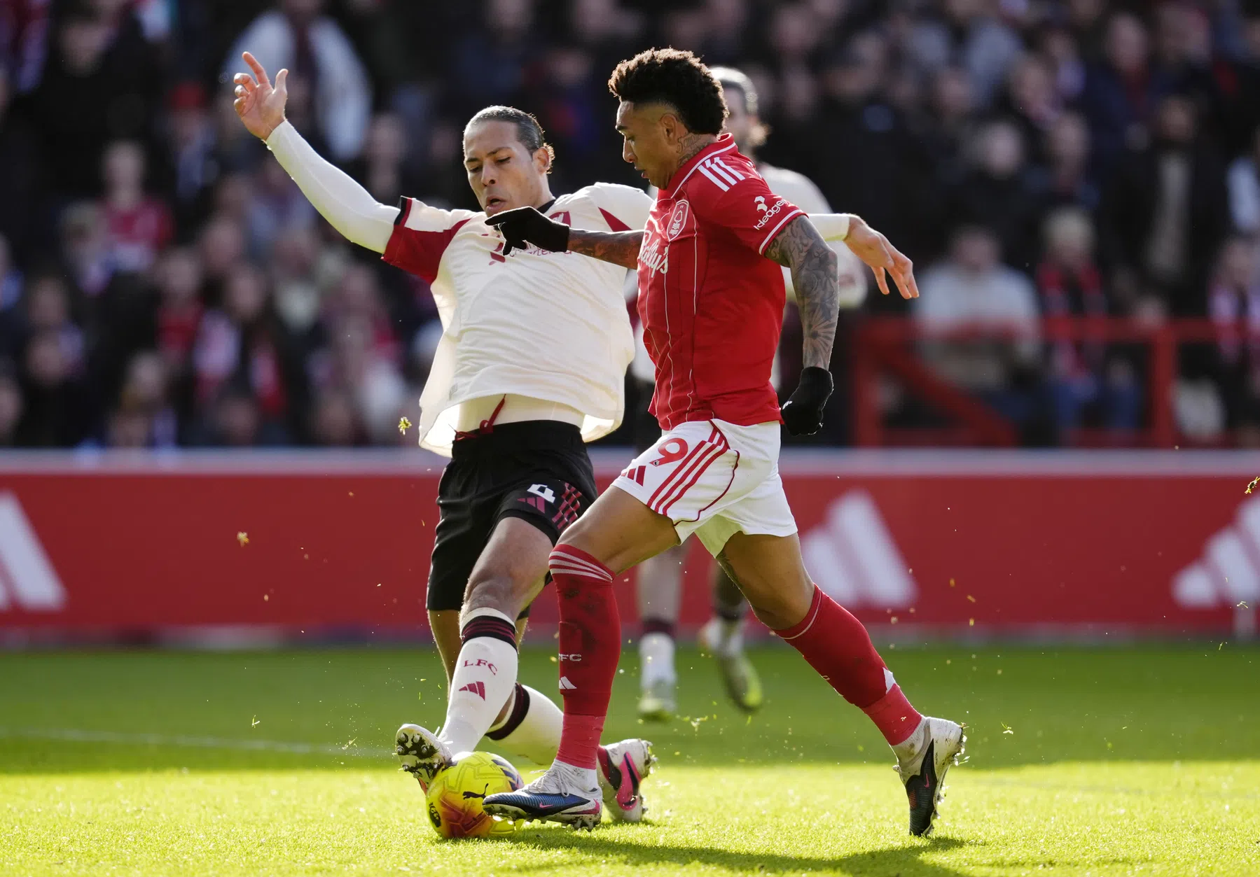 Teleurstellend Liverpool ontsnapt in extremis aan puntenverlies in Nottingham