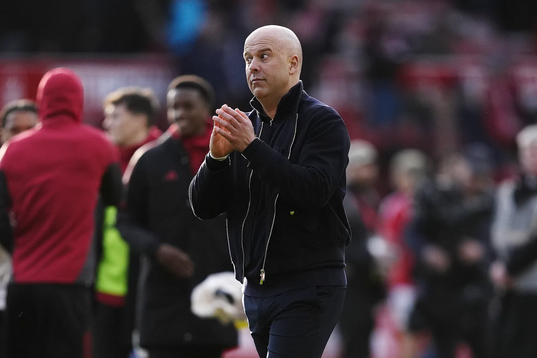 Slot prijst zich gelukkig na teleurstellende wedstrijd: 'Verloren ie-de-re bal'