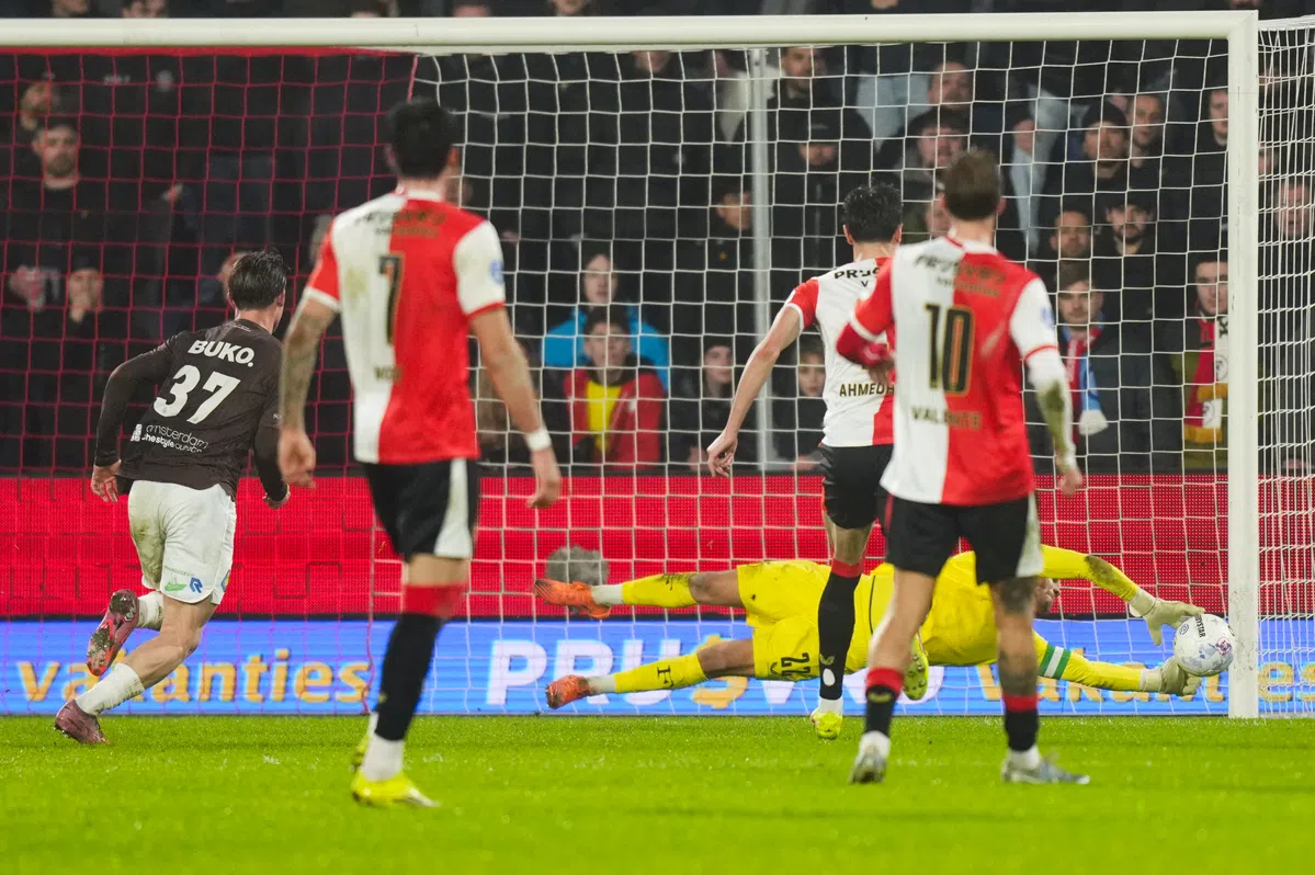 Wellenreuther vol verbazing: 'Zie spelers opeens dribbelen in onze eigen zestien'