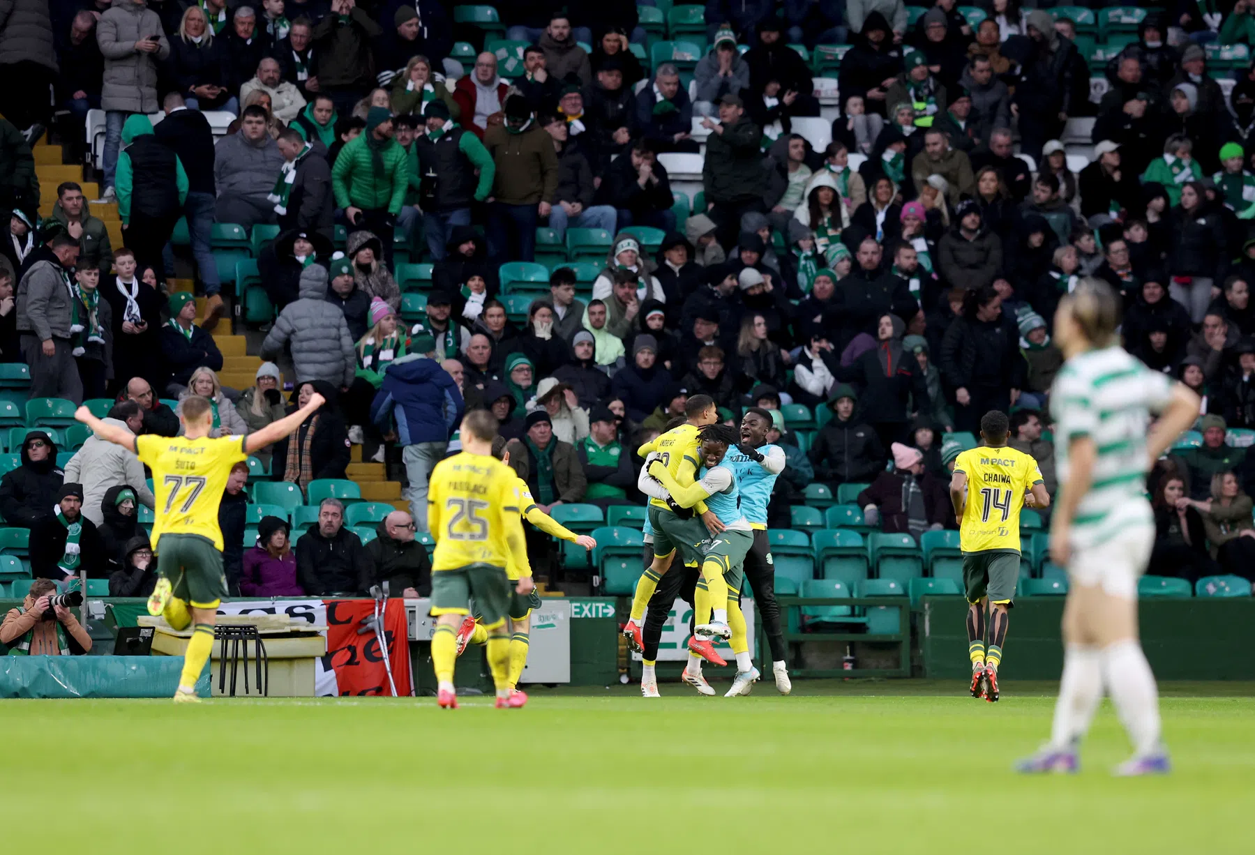 Gouden weekend voor Hearts na uitglijders van giganten uit Glasgow 