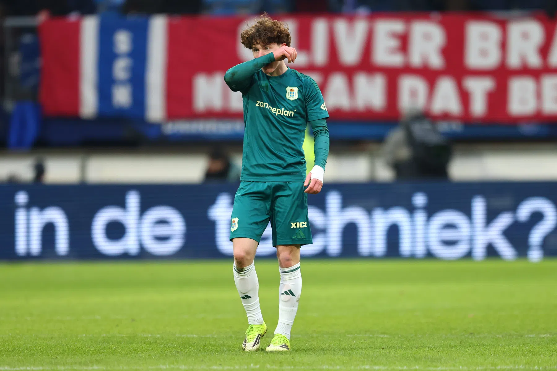 Bikkelharde tackle komt PEC-aanvaller duur te staan: geen weerzien met Ajax