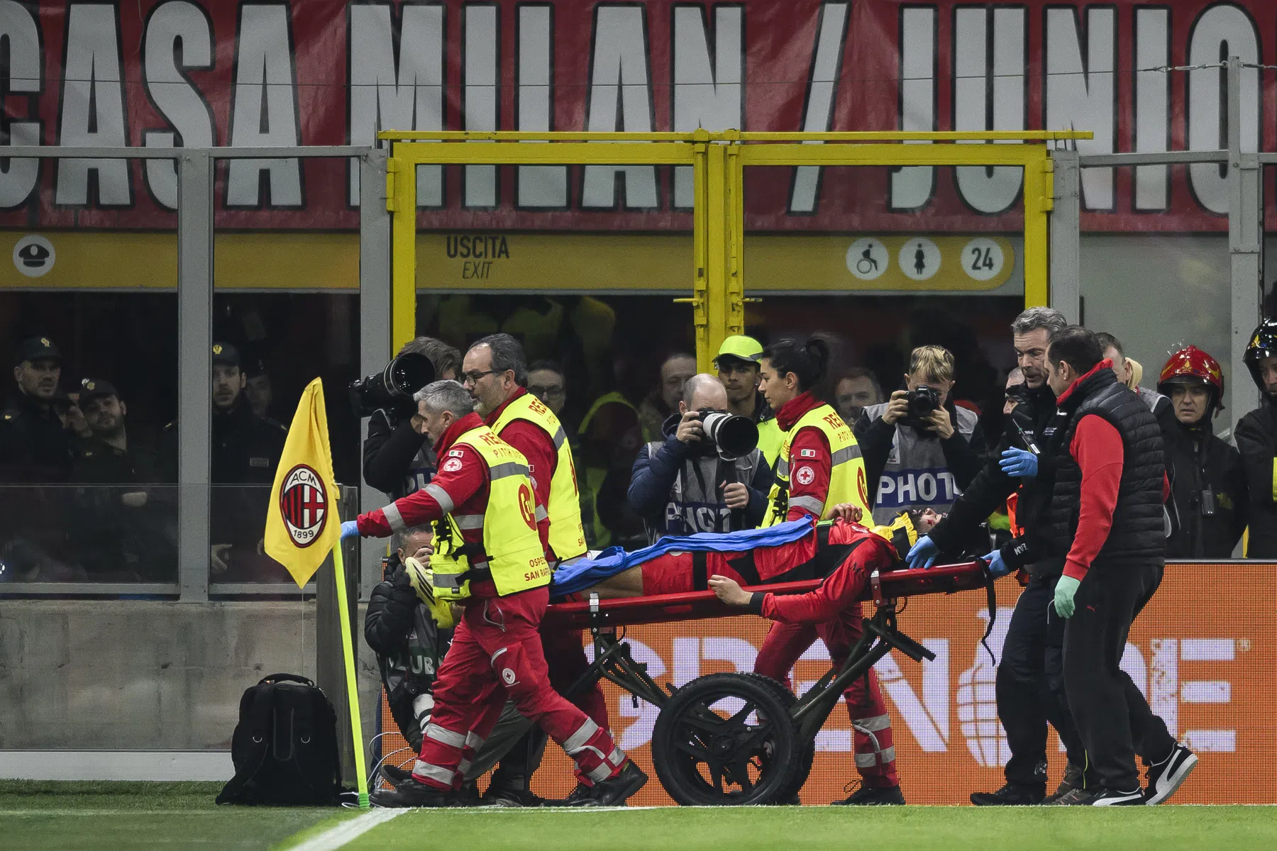 AC Milan bevestigt 'ernstig gezichtsletsel' en geslaagde operatie Loftus-Cheek