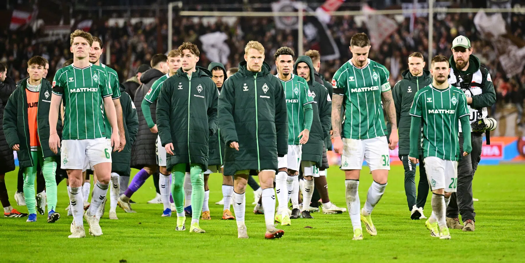 Paniek bij Werder Bremen na vrije val: 'Hebben geen greintje zelfvertrouwen'