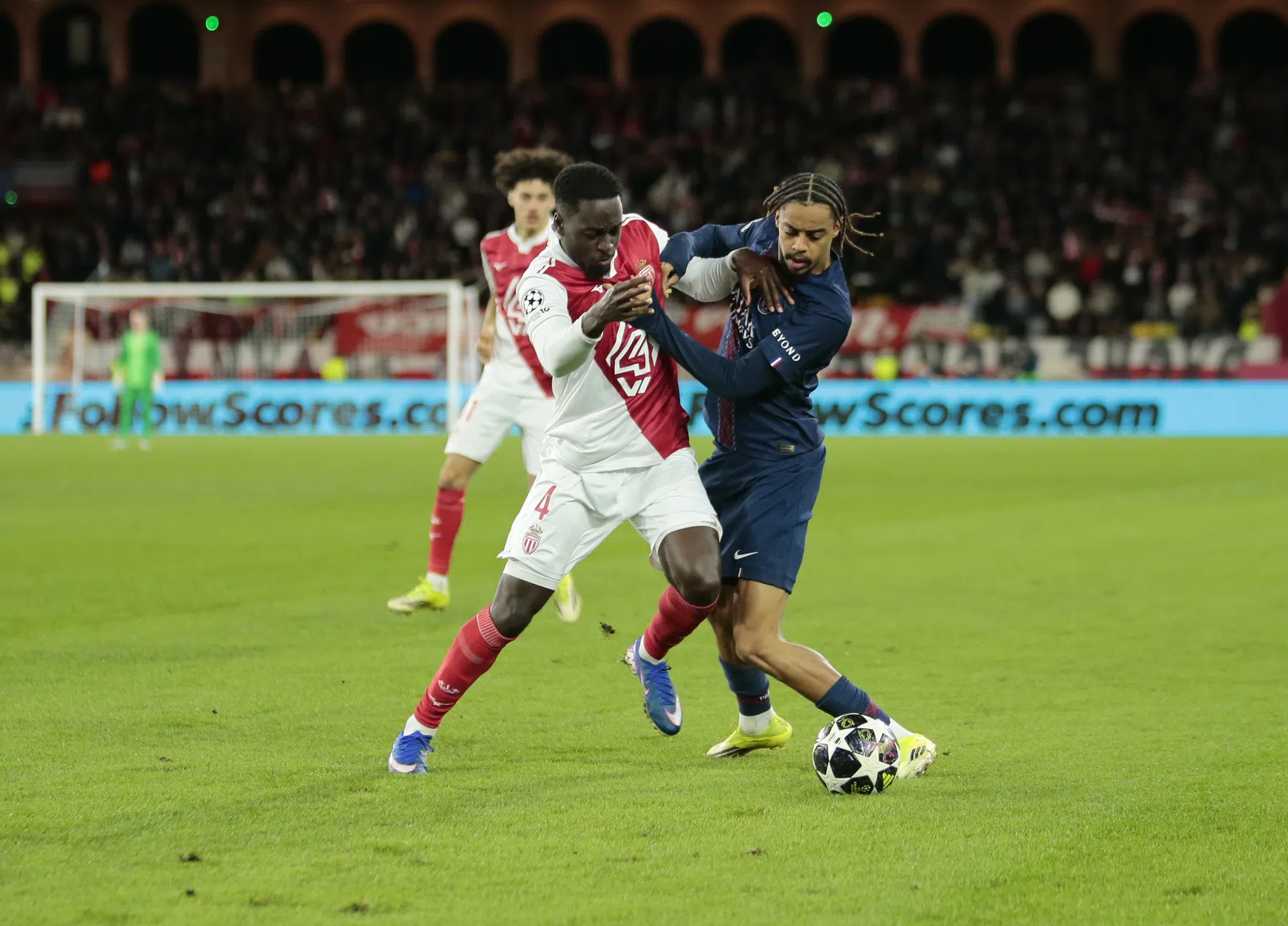 Veelzijdige Teze heeft extra motivatie tegen PSG