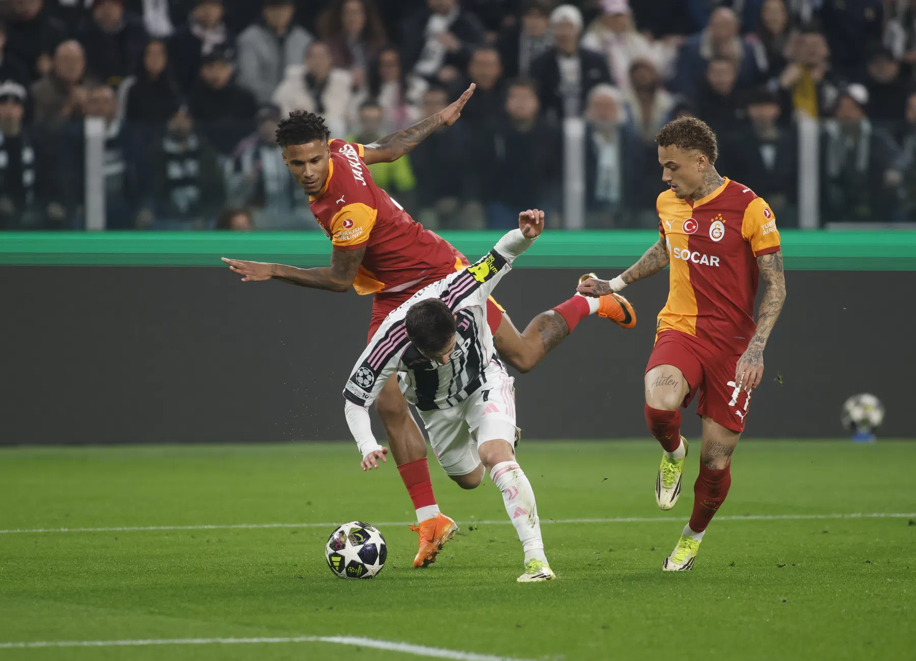 Tiental Juve koopt niets voor ongekende comeback: Lang en Galatasaray door in CL