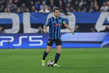 Thumbnail for article: Marten de Roon blijft de ideale partner voor Frenkie de Jong 