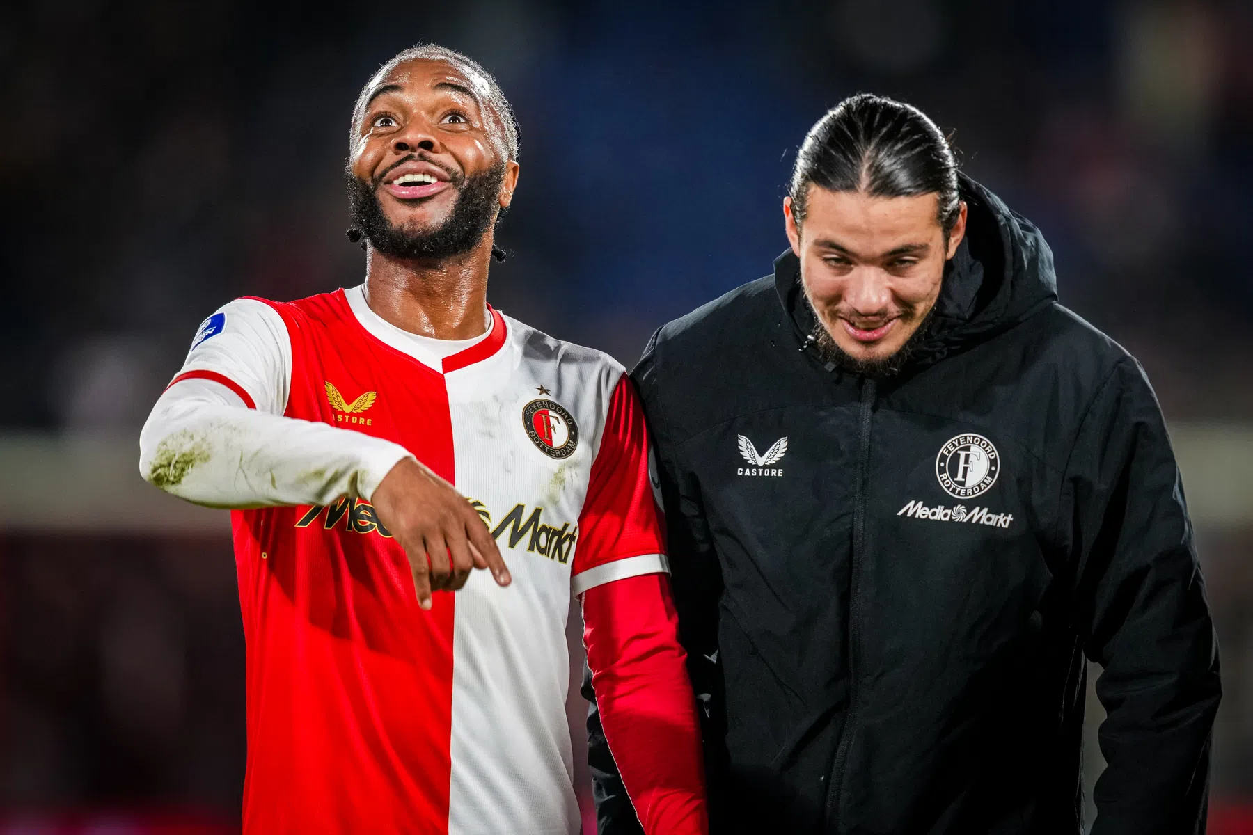 Van Persie hekelt kritiek op Sterling: 'Dan begrijp je er helemaal niets van'