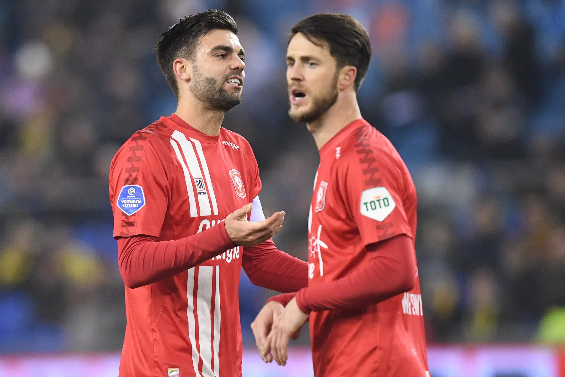 Van den Brom krijgt goed en slecht nieuws richting Feyenoord