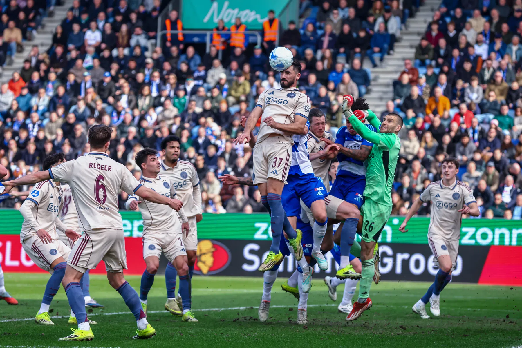 Remisekoning Ajax evenaart nu al clubrecord