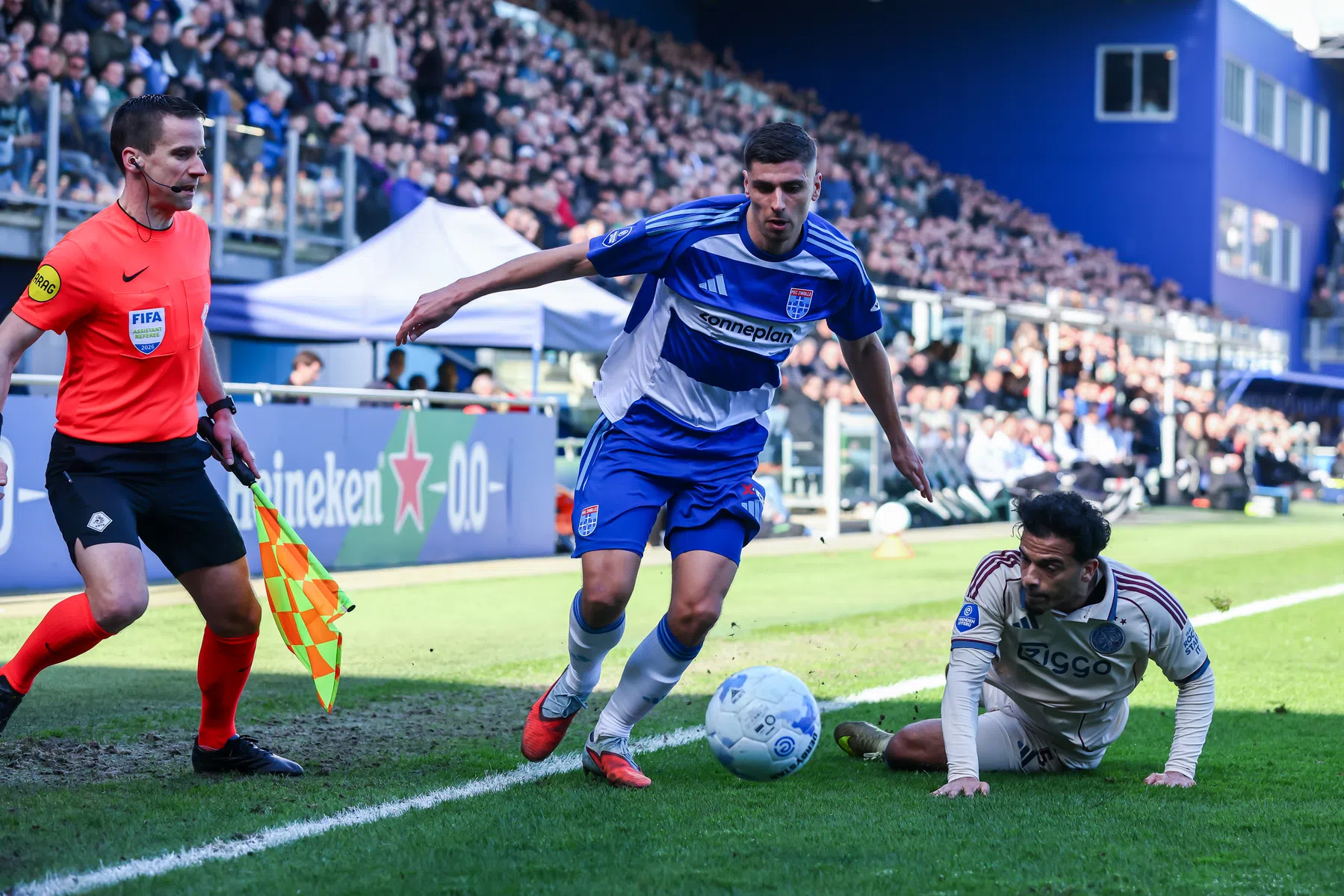 Beschamend Ajax stelt ook tegen PEC Zwolle teleur
