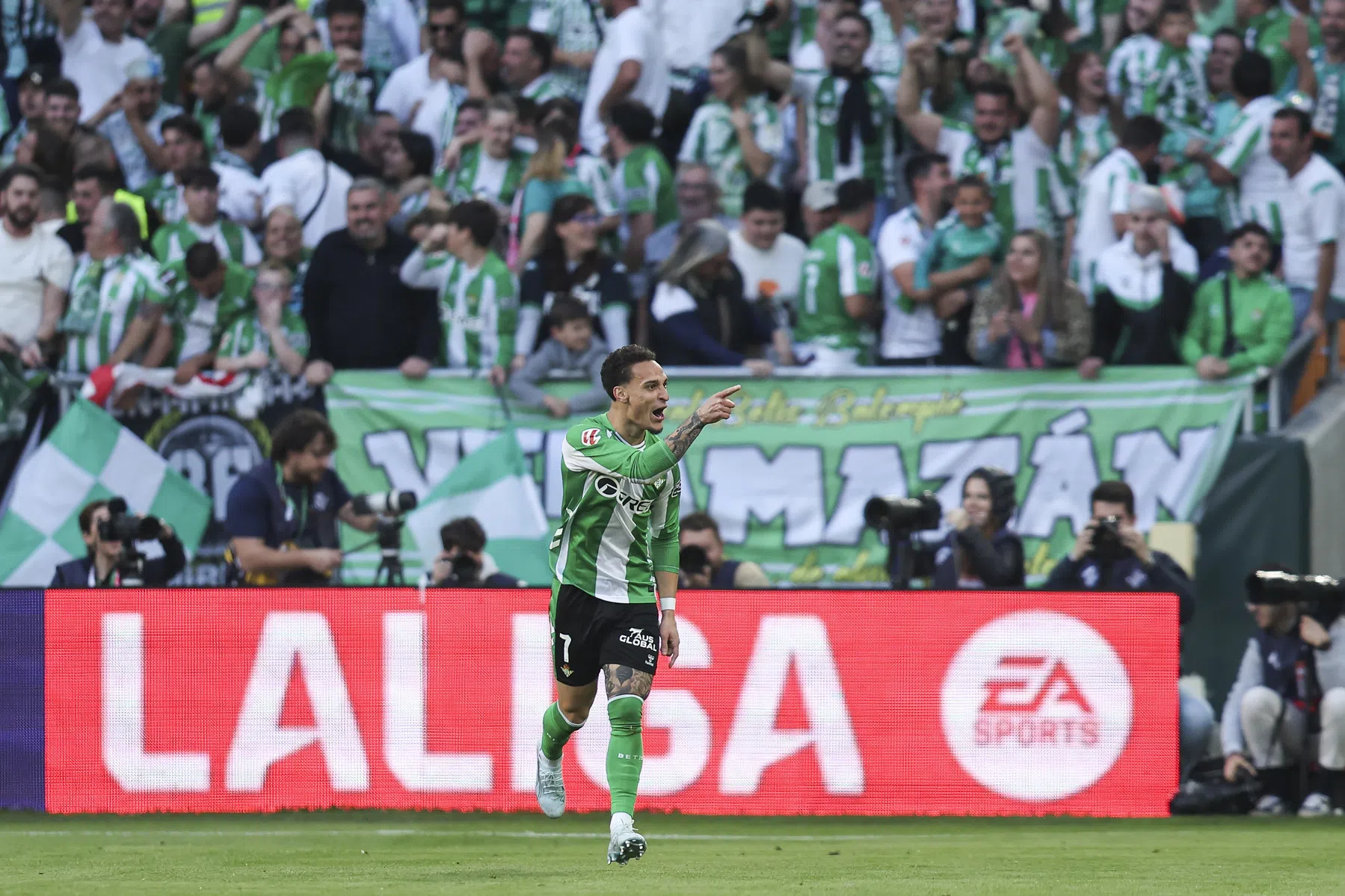 Van briljante omhaal naar ruzie met fans: 'Probeerde Antony nog tegen te houden'