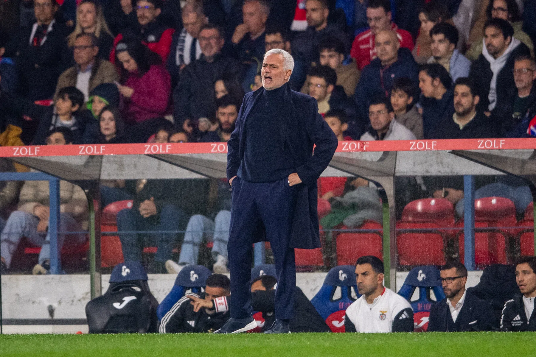 Mourinho denkt dat VAR koffie aan het halen was en blikt vooruit op Porto-topper