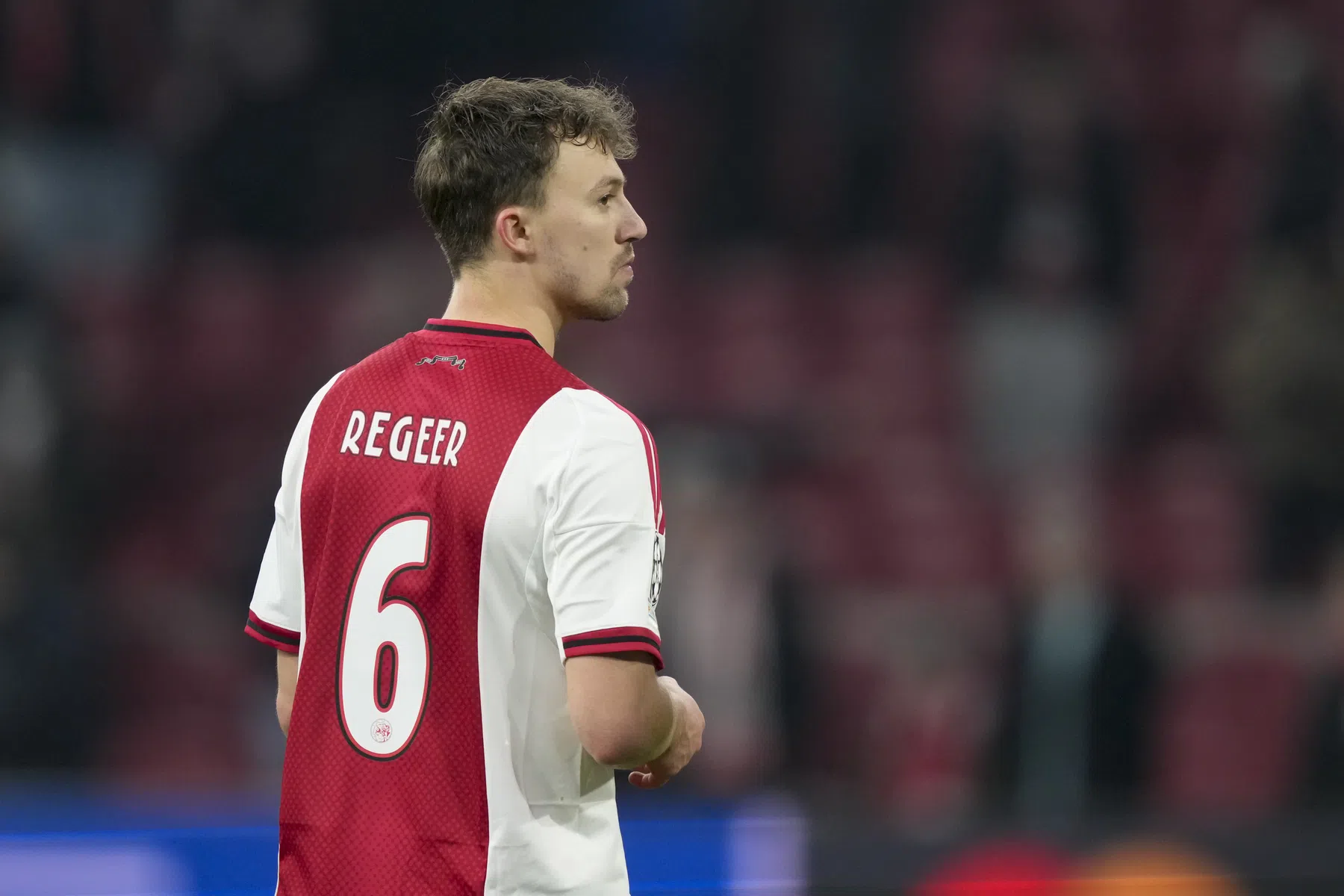 Team Regeer: hoe vijf specialisten de nummer 6 van Ajax helpen