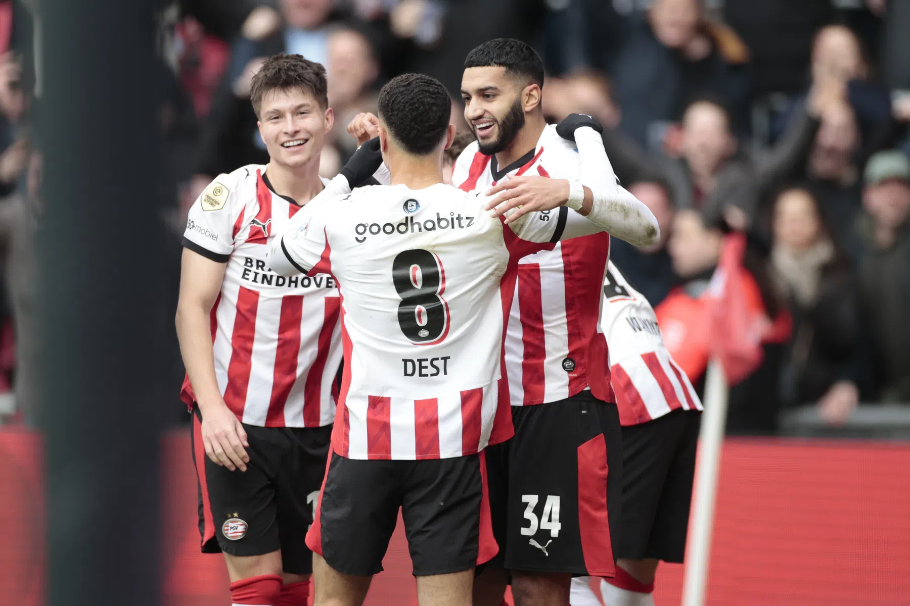 PSV pakt deze eeuw een op de twee landstitels